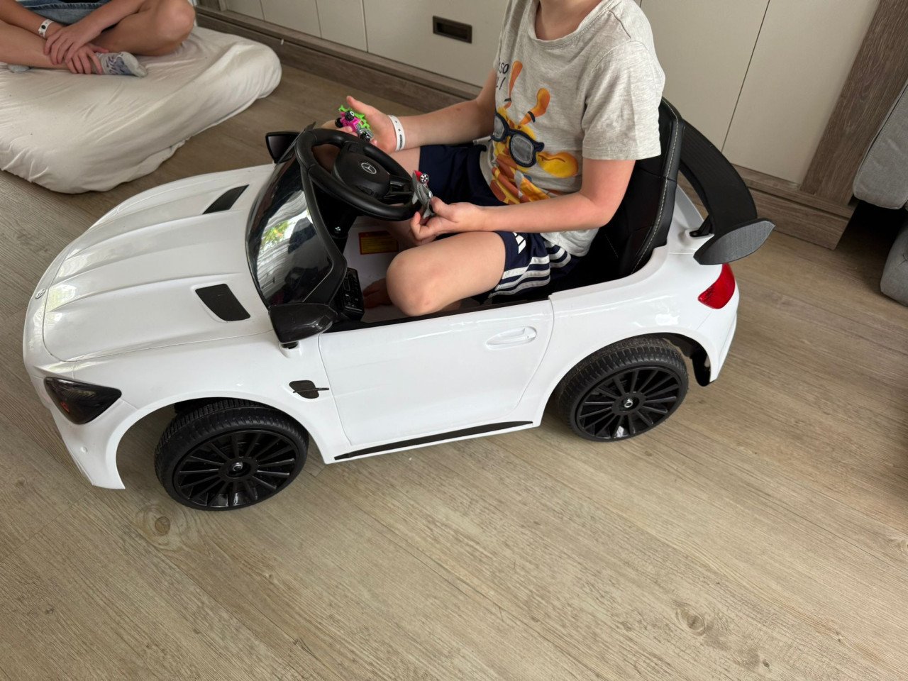 Mercedes AMG Elekrtische kinderauto