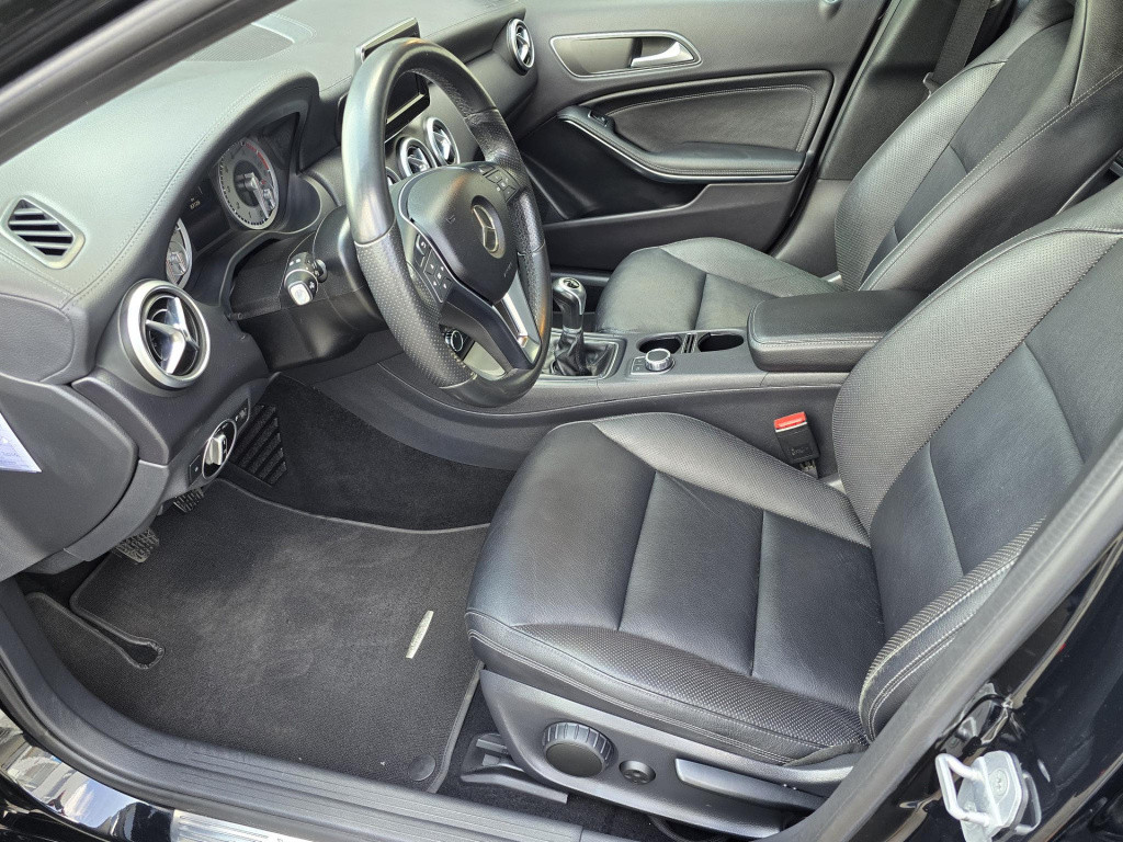 Mercedes-Benz A-Klasse 180 ambition urban-pakket slechts 83.000 km!!