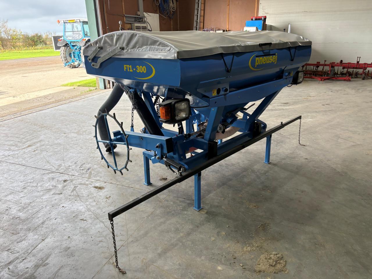 Hydraulische Front/Zaaitank Pneusej FT1