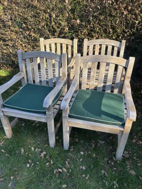 Blokstoelen teakhout met kussens