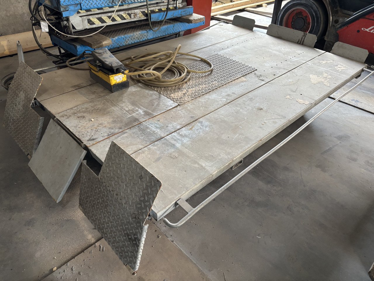 Ravaglioli motor hefbrug heftafel 600kg hydropneumatisch schaarbrug