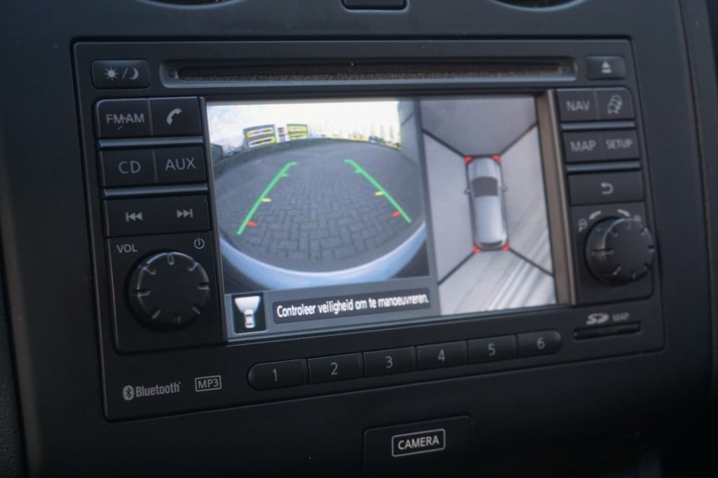 Nissan Qashqai 1.6 360 airco / navi / camera / cruise / elektr. ramen / lm 
