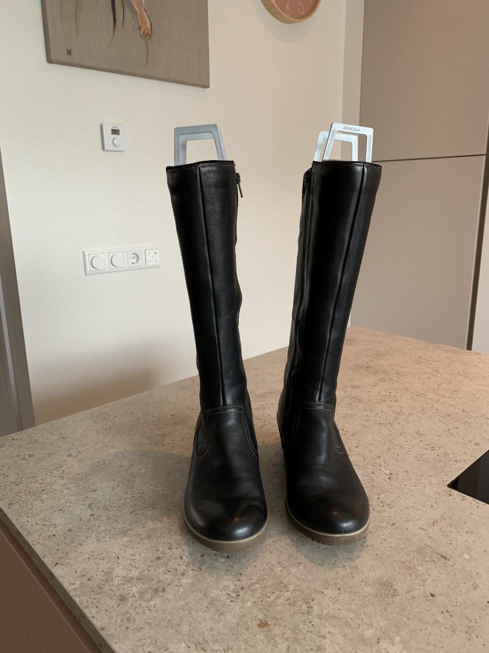 ✨Twee Paar Zo Goed Als Nieuwe Lederen Dames Laarzen✨Footnotes en Ecco.