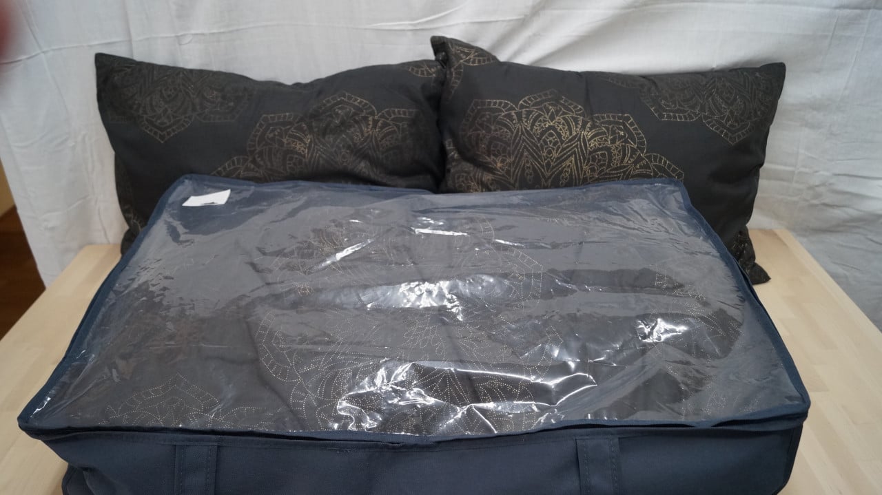 Trendmax zwartte sprei met gouden borduursels