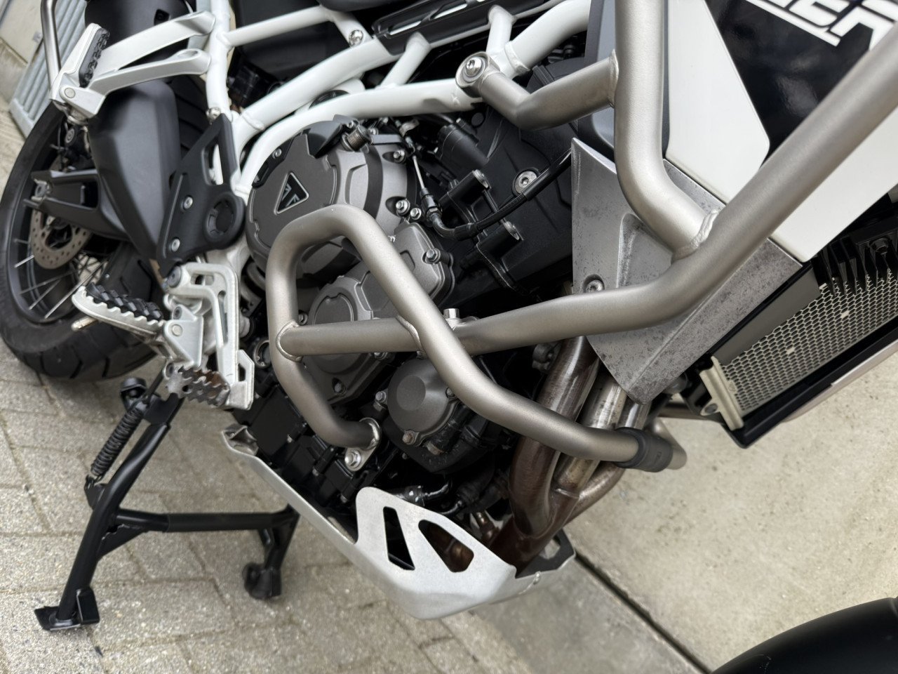 Complete en jonge Triumph Tiger 900 Rally Pro slechts 4800km