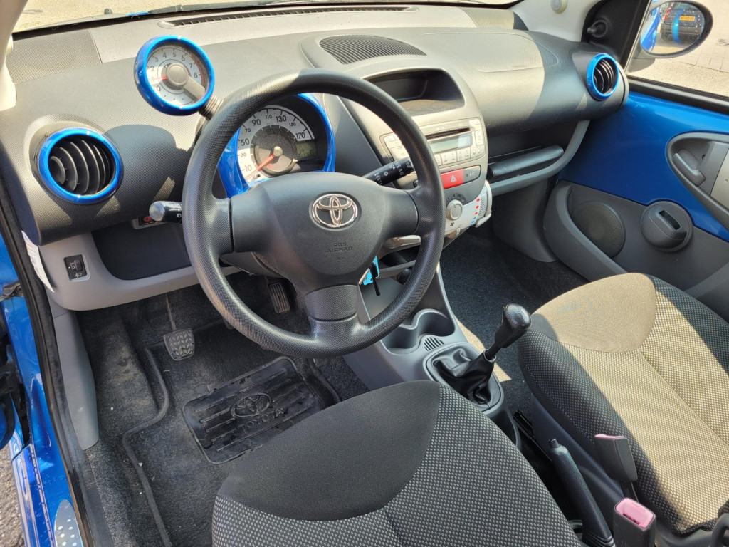 Toyota Aygo 1.0-12v dynamic blue airco