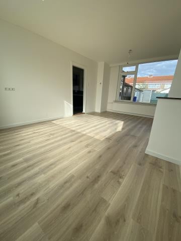 Te huur per 1 oktober - nette tussenwoning Terneuzen!