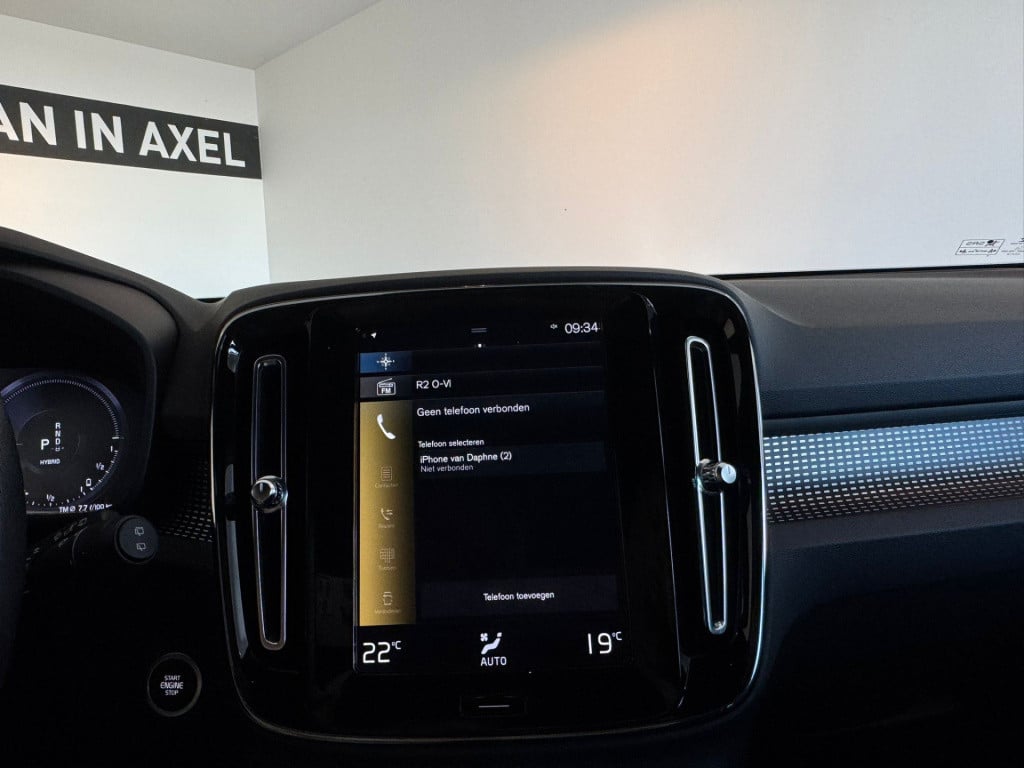 Volvo XC40 1.5 t4 recharge r-design black edition