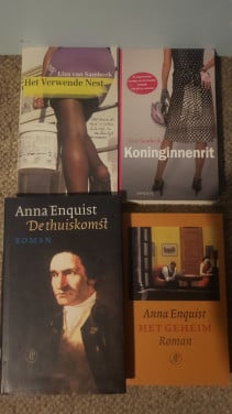 4 boeken van Anna Enquist en lisa van Sambeek
