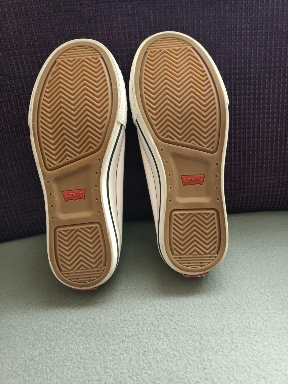 Witte Levi''s sneakers maat 36