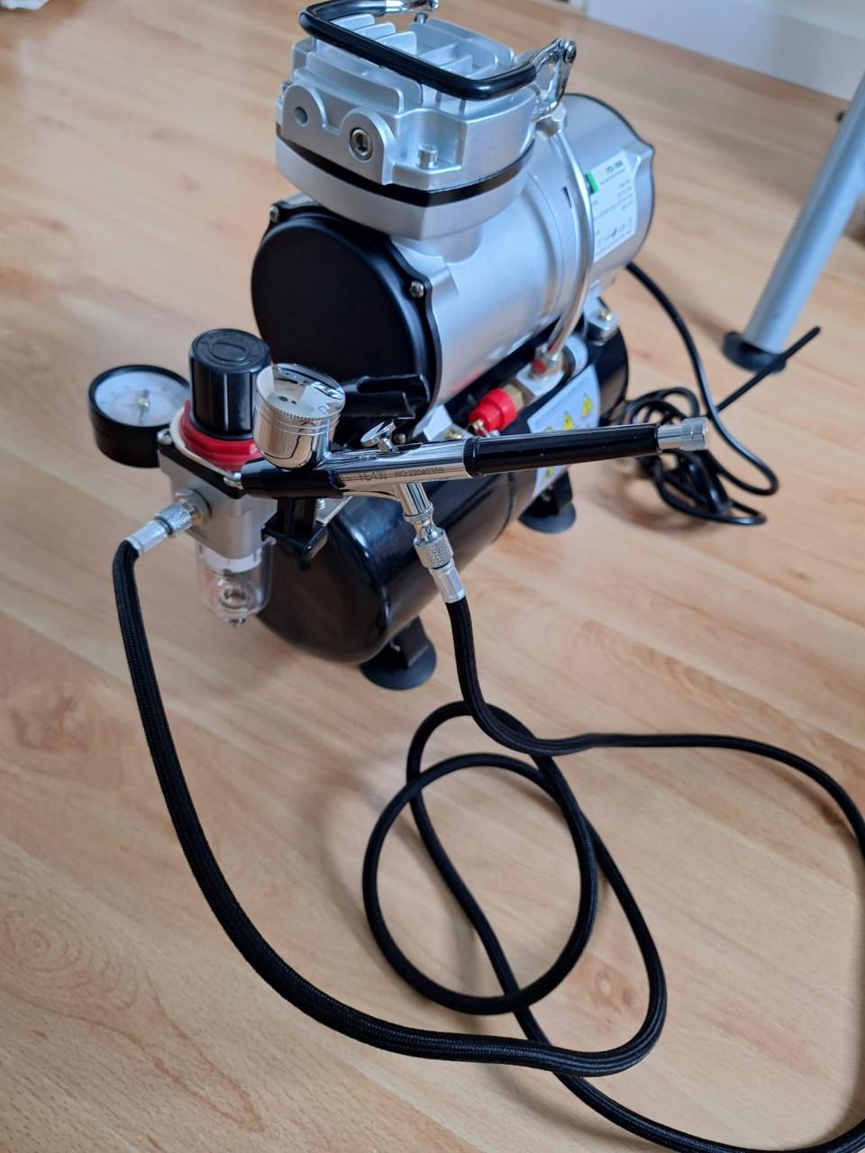Te Koop: Airbrush compressor Fengda FD-186