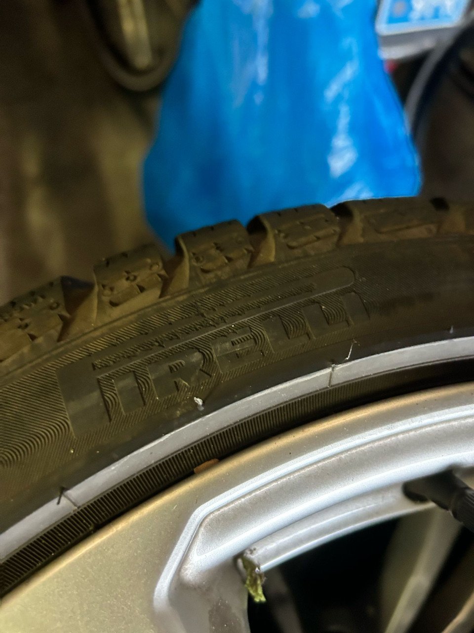 AUDI VELGEN - PIRELLI SOTTOZERO BANDEN