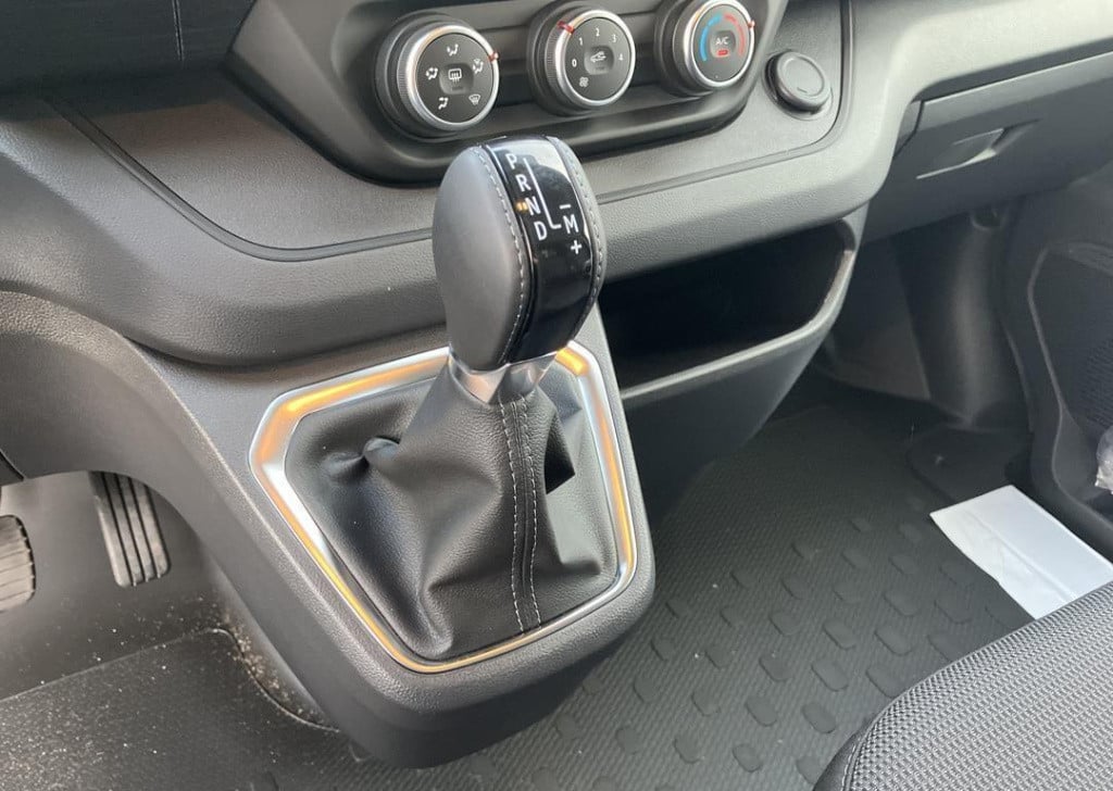 Renault Trafic 2.0 dci 150 edc t30 l2h1 work edition - easy link navi