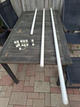 Trapleuningen en bevestigingsbeugels