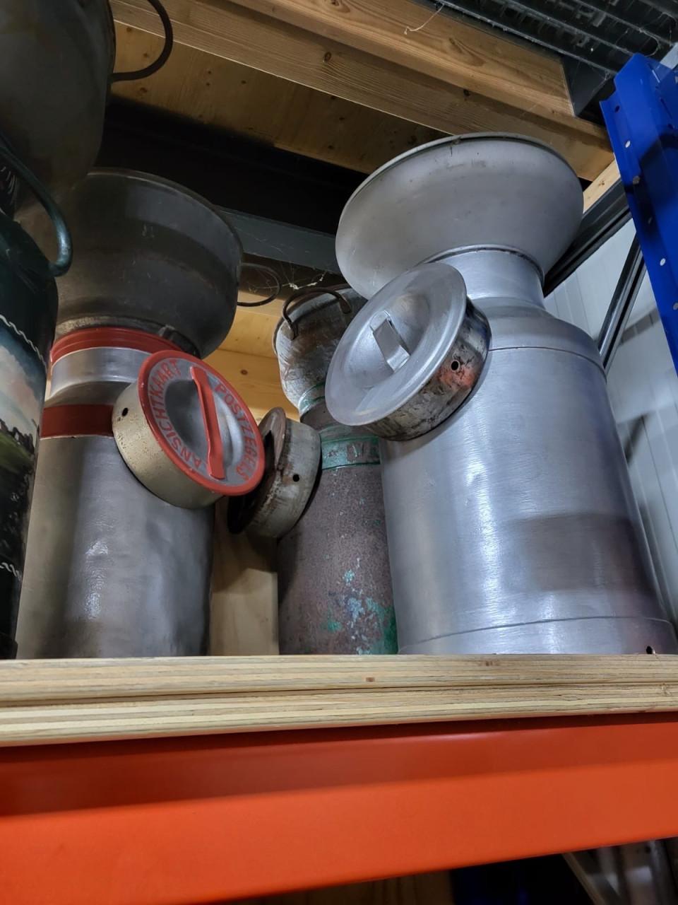 Stalen melkbussen, carbit, melkbus