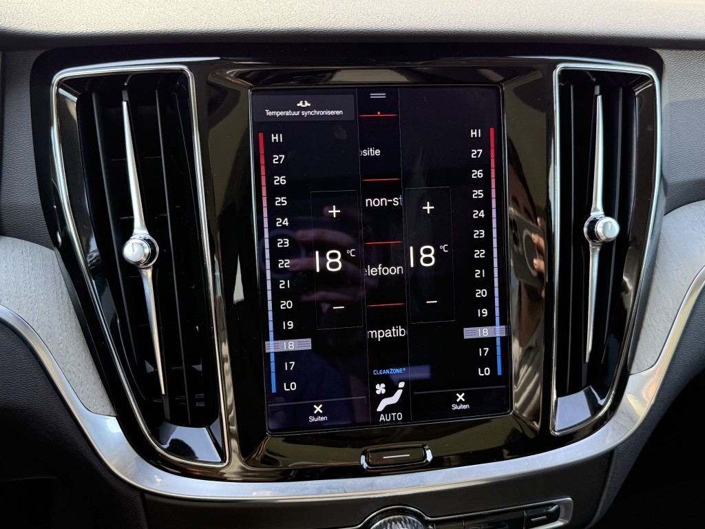 Volvo V60 b3 163pk inscription| panodak| adap.cruise| camera| leder| h&k s