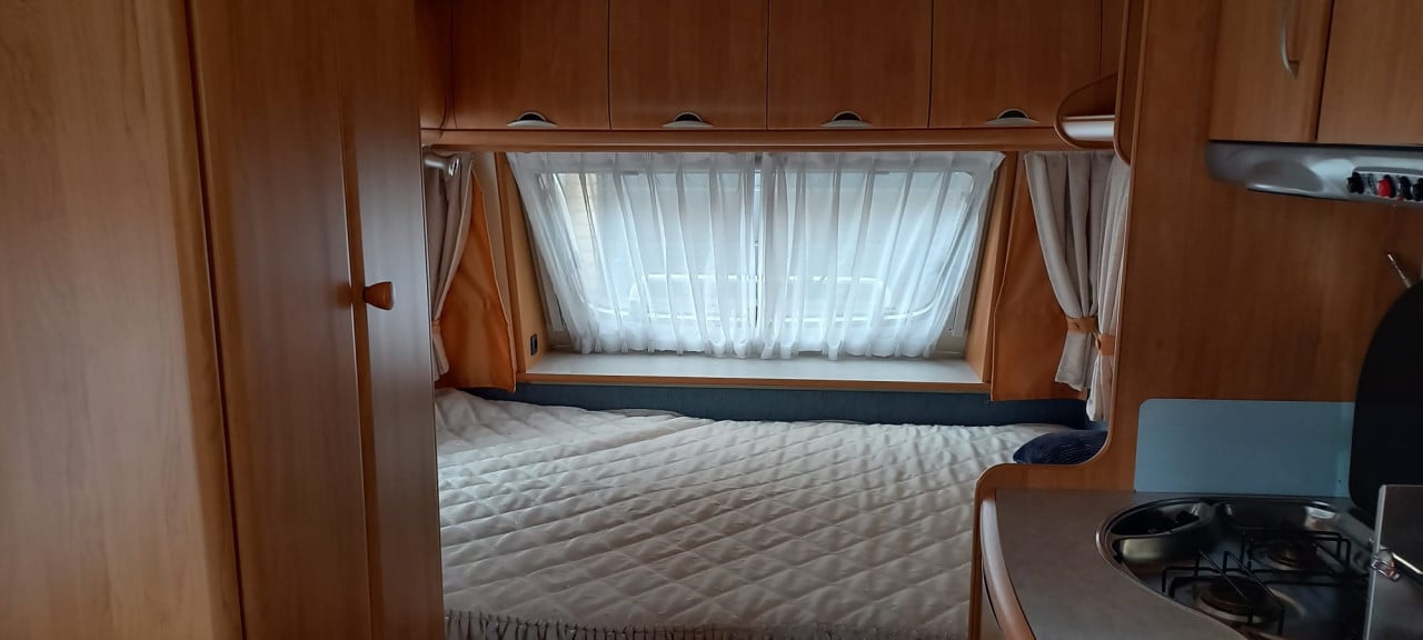 Caravan: Hobby 400 SF Excellent 2005 (incl. voortent en inboedel)