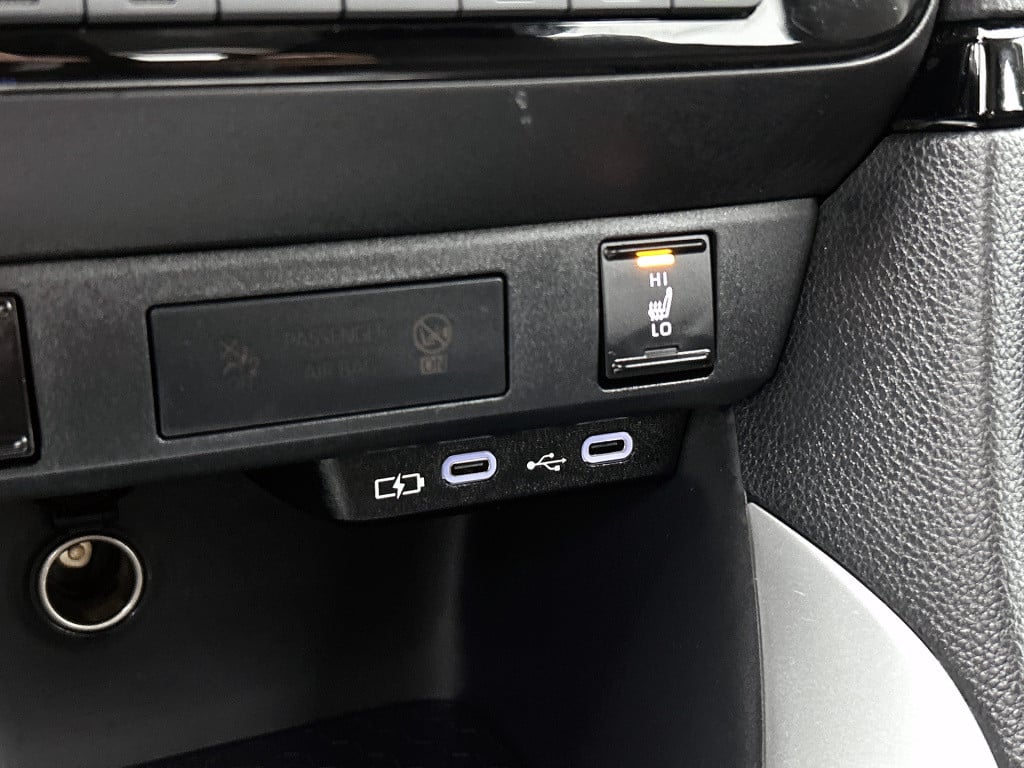 Mazda 2 Hybrid 1.5 centre-line