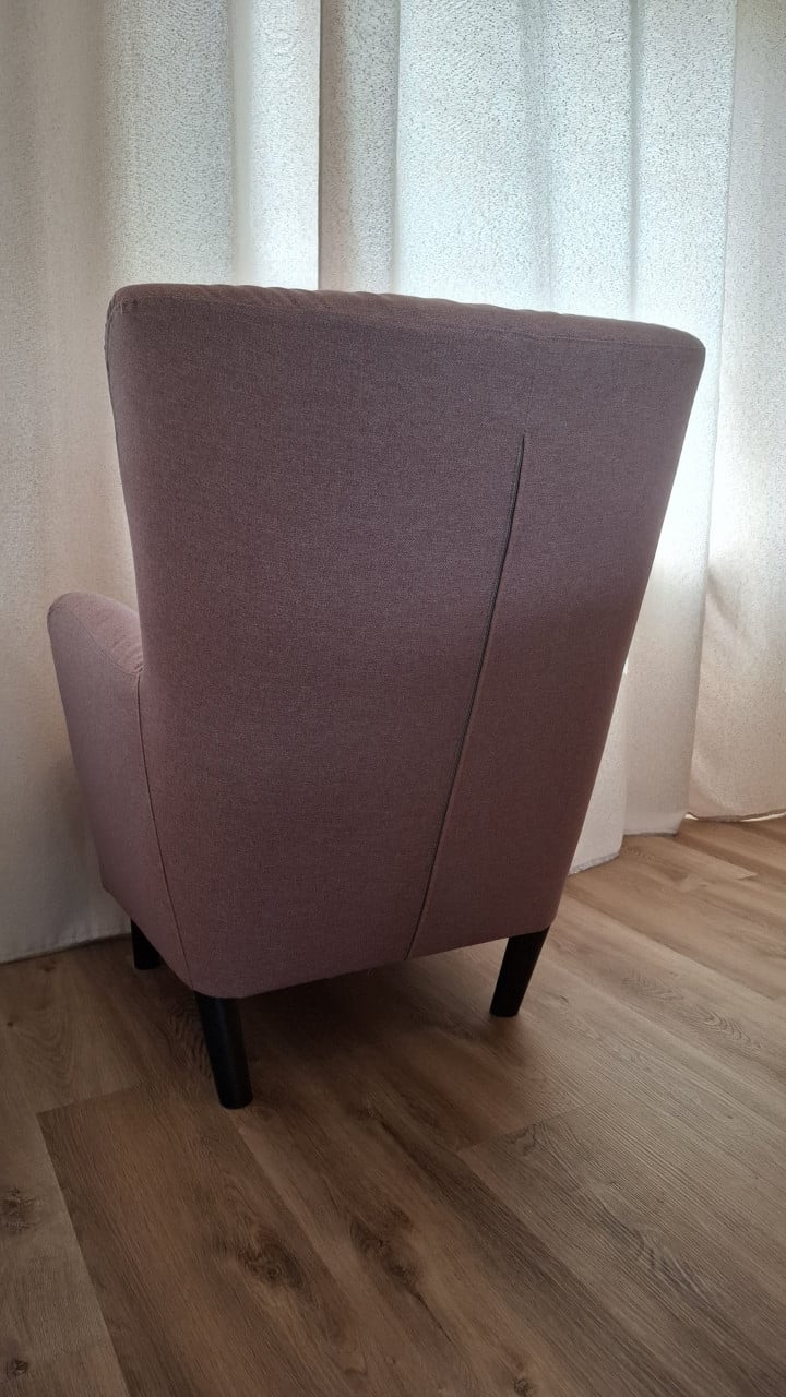 Roze fauteuil