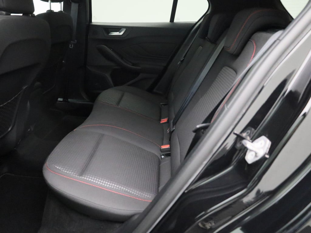 Ford Focus 1.0 ecoboost hybrid st line x business | lmv | parkeer sensoren 