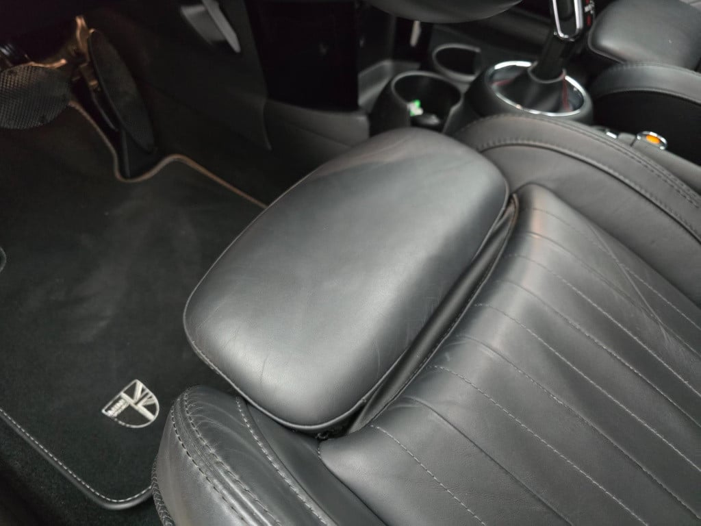 Mini Cooper mini occasion 2.0 automaat | 5 deurs en maar 1 van in nl | twee