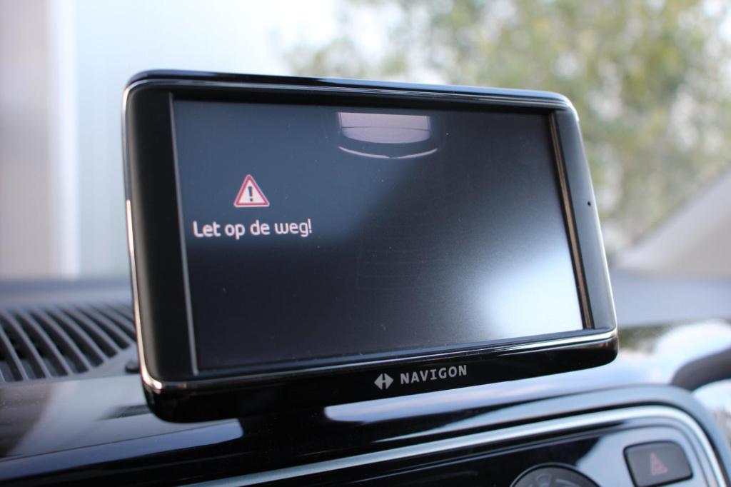 Volkswagen UP! 1.0 black-edition - panoramadak - leer - leder - cruise cont