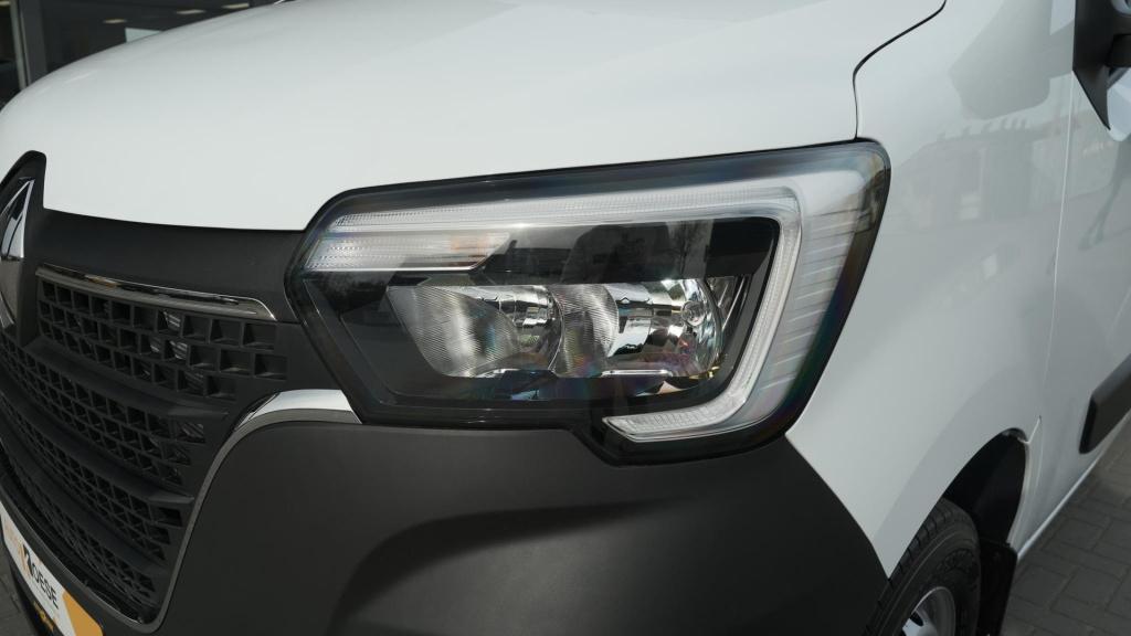 Renault Master t35 2.3 dci 135 l2h2 comfort | direct leverbaar | navigatie 