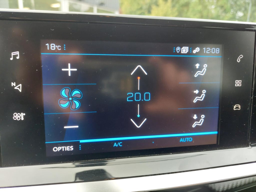 Peugeot 2008 suv 1.2 130 eat8 automaat active pack nav/cam