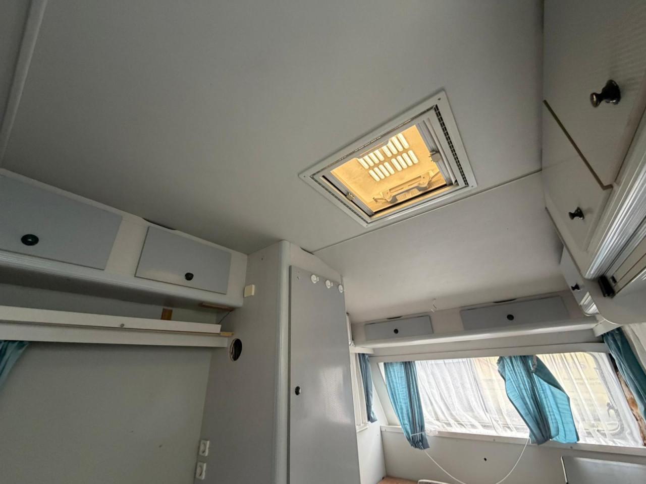 KIP caravan uit 1992 |  Keet | met kenteken