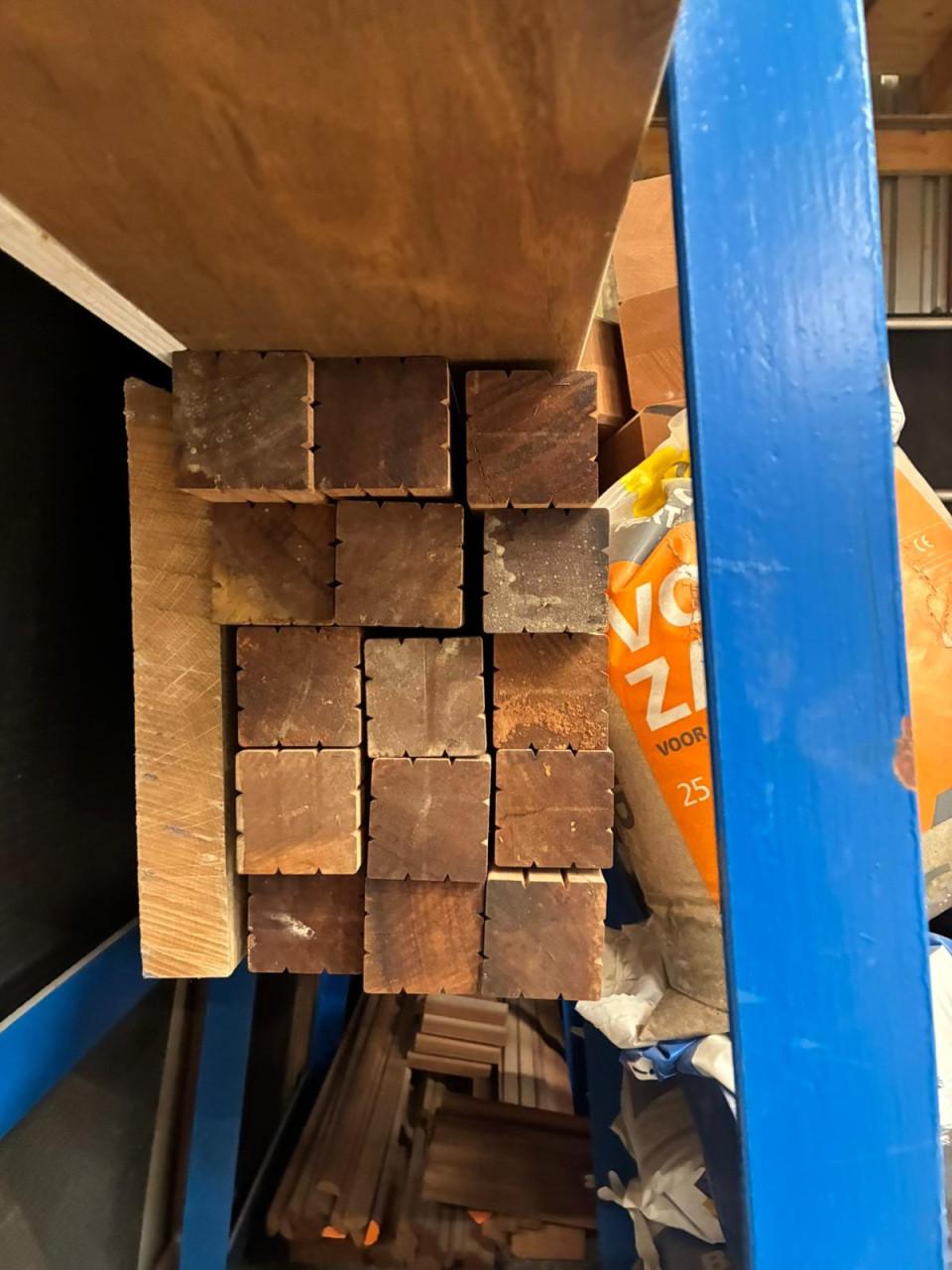 Hardhouten schuttingpalen