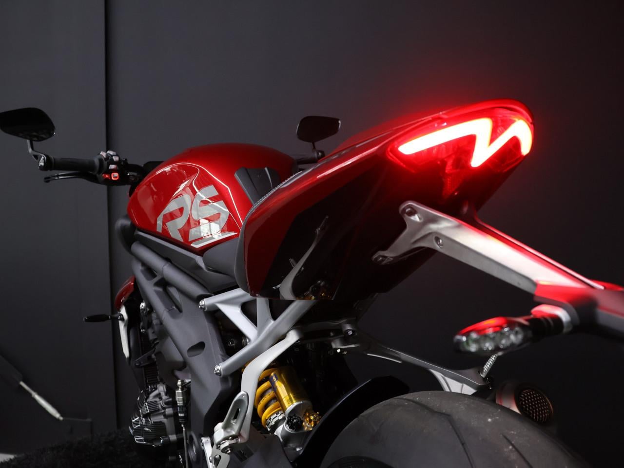 SPEED TRIPLE RS | Carnival Red