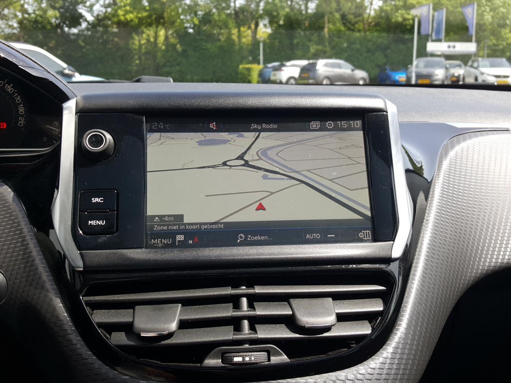Peugeot 208 blue l. allure 1.5 bluehdi-100pk apple carplay & android auto |