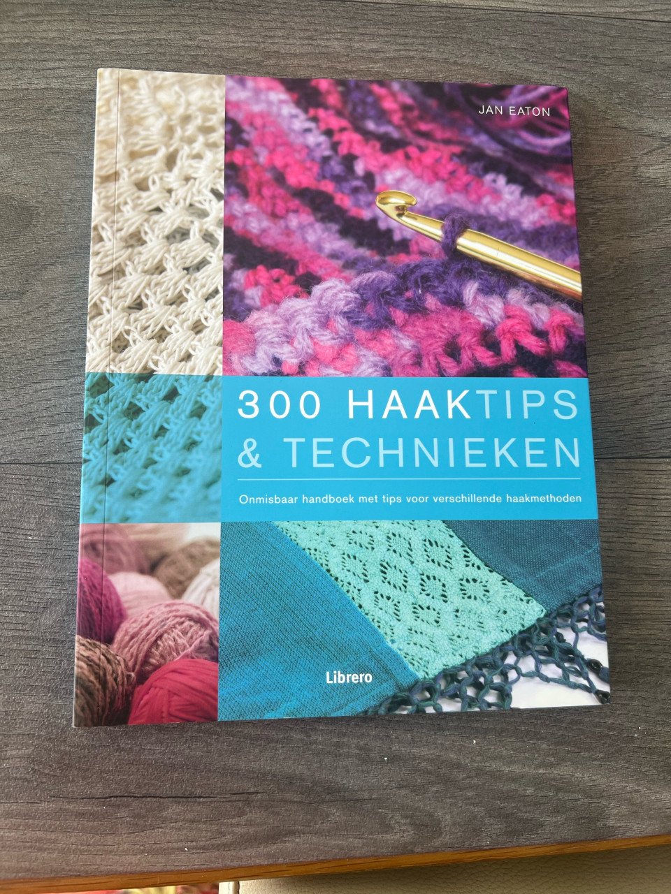 De brei bijbel en haakbijbel. Ik heb teveel boeken , deze zijn nog nieuw!!!