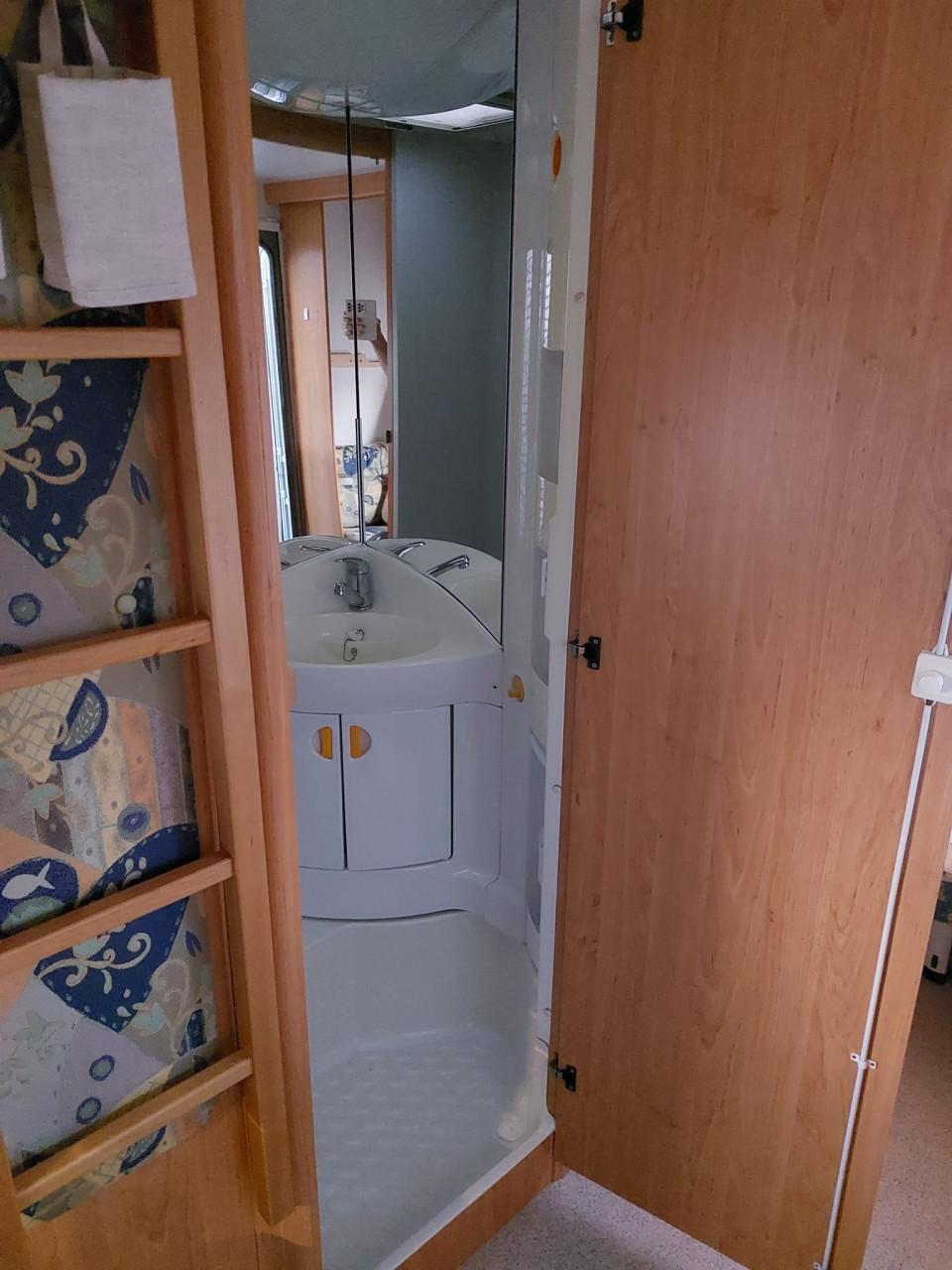 Caravan: Knaus Blue Line 400 TK