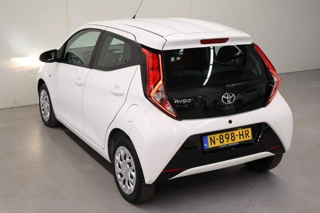 Toyota Aygo 1.0 vvt-i x-play