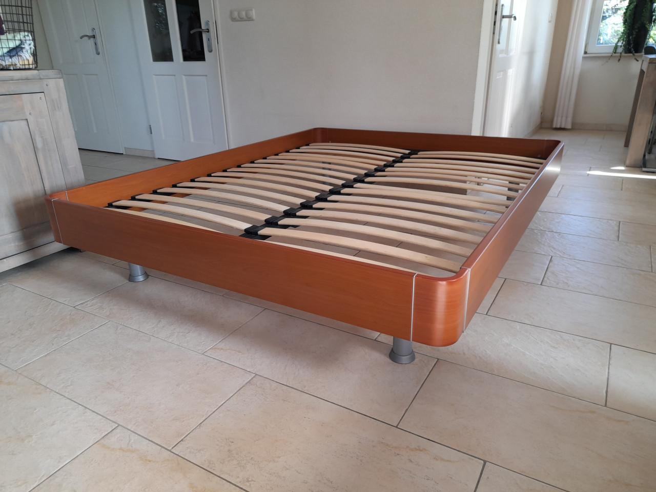 2 Persoons bed 160 x 200 (in goede staat )