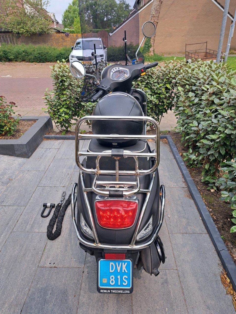 Snorscooter Berini Napoli incl. helm/slot. Starten en wegrijden!