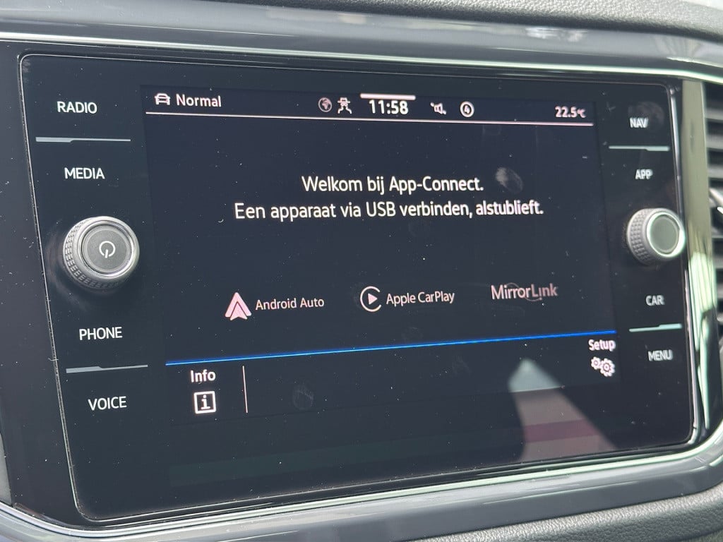Volkswagen T-roc 1.5 tsi 150pk sport | trekhaak | carplay | led | dode hoek