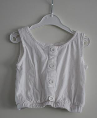 Witte top met knoppen maat 92