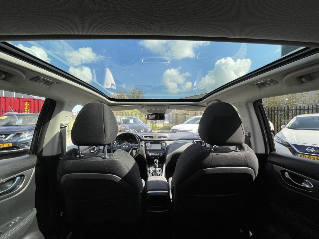 Nissan Qashqai 1.2 n-connecta design pack | panoramadak | navigatie | 360° 