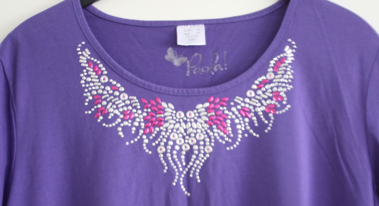 Paars  shirt met steentjes print hals maat 46