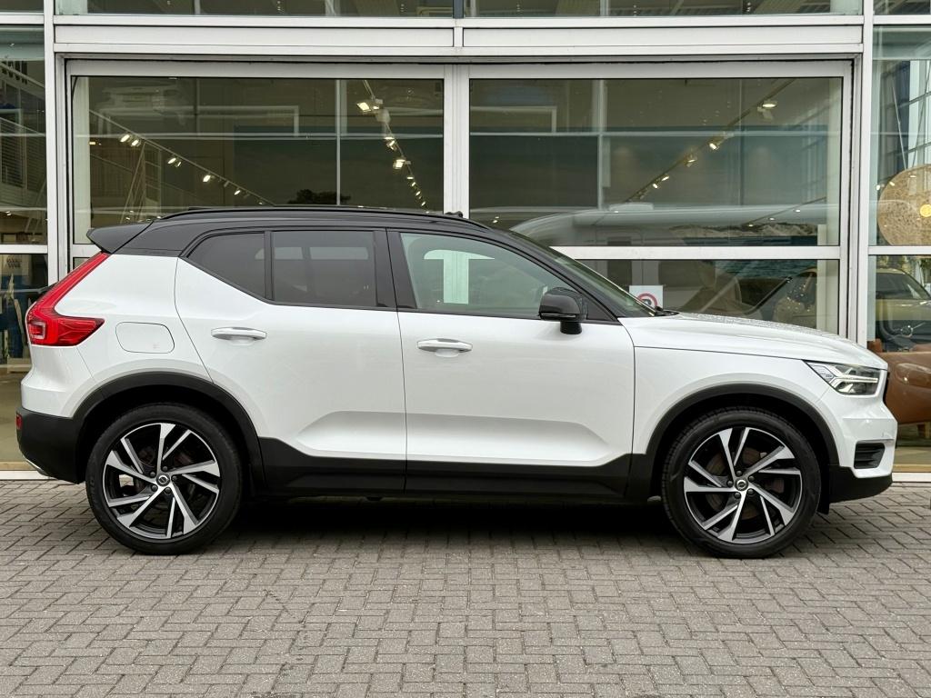 Volvo XC40 t5 262pk recharge r-design| full options! 20''lm