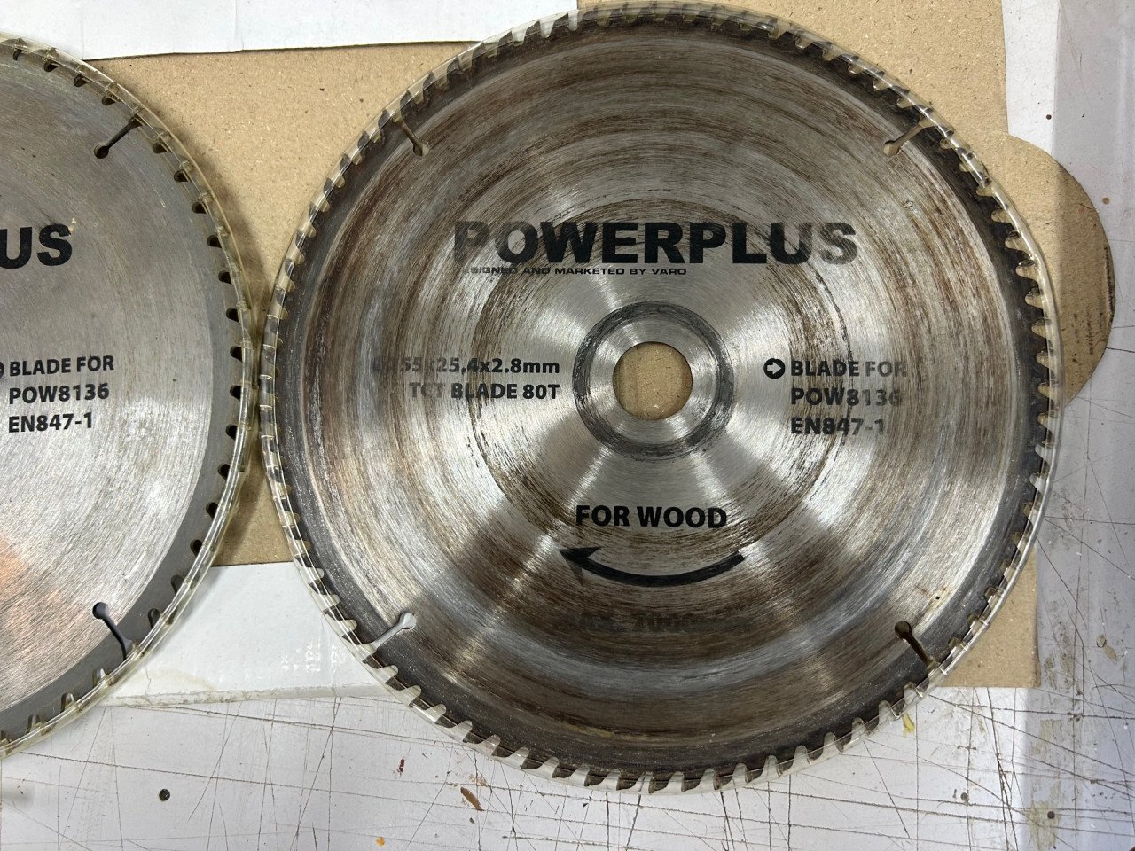 Powerplus POW8136 Afkortzaag met trekfunctie