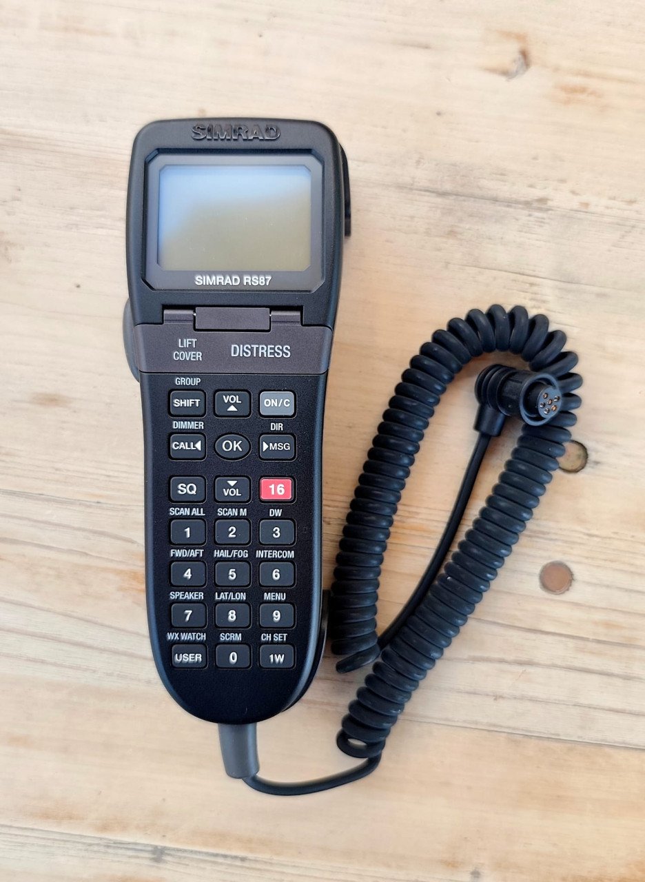 VHF SIMRAD RS87 DSC - NIEUW