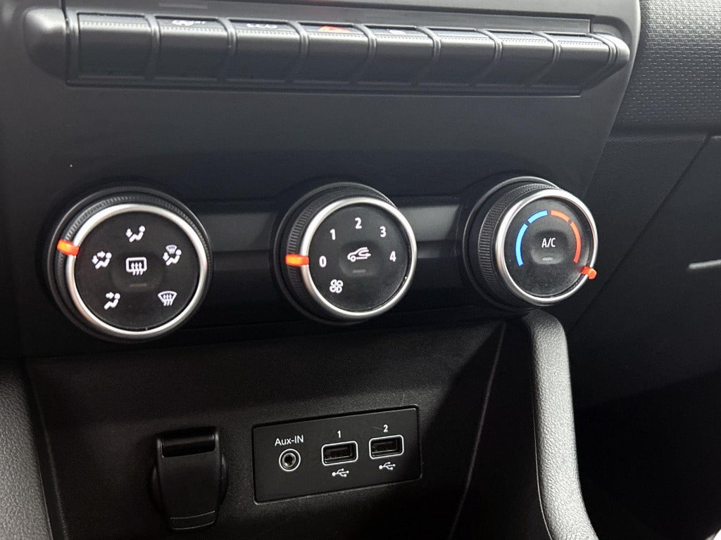 Renault Clio 1.0 tce zen | parkeer sensoren | cruise control | navigatie | 