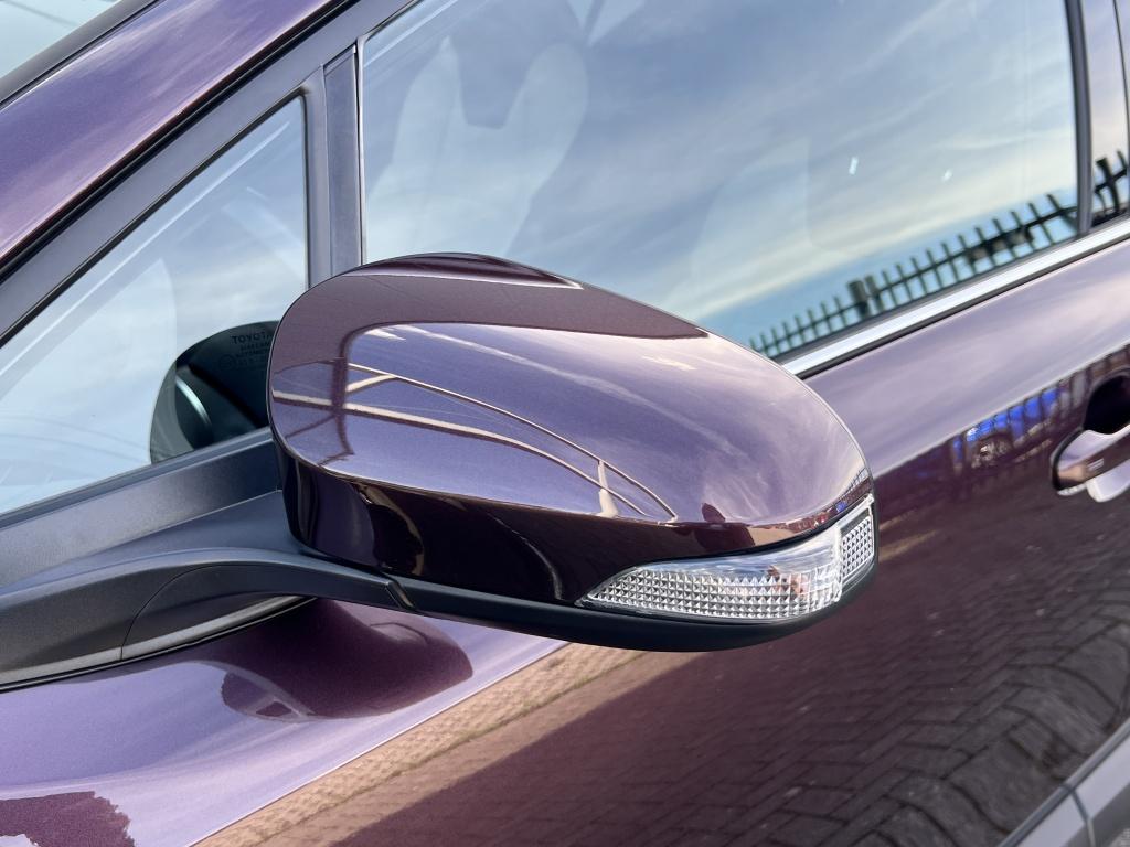 Toyota C-hr 1.8 hybrid executive