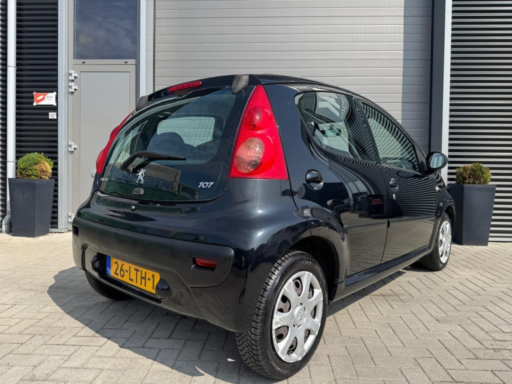Peugeot 107 1.0-12v xs/nap/apk/airco