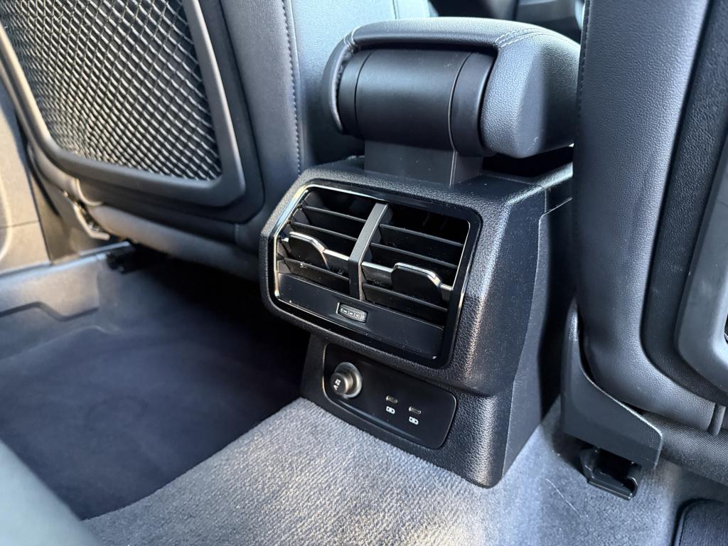 Audi Q3 45 tfsi ehybrid 245pk s edition | leder | black pakket