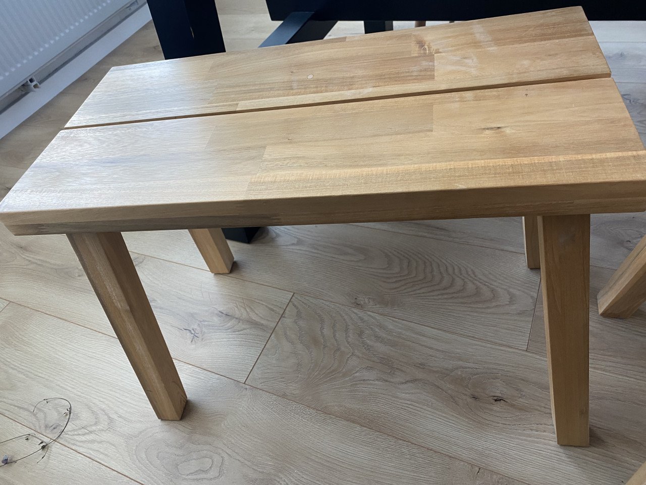 Mooie grote eettafel (incl. bankjes)