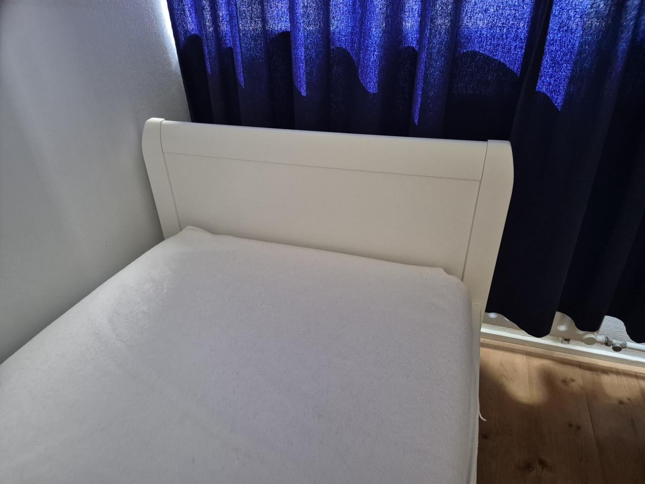 Eenpersoons bed 90cm x 200cm